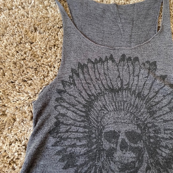 .Distressed. Skull Tank - Picture 2 of 6